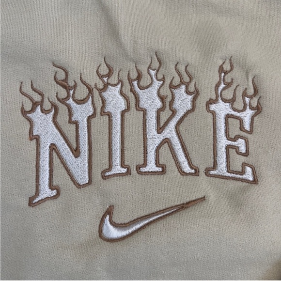 Cream Nike fire embroidered Crewneck - Picture 3 of 4